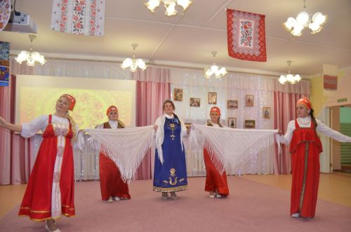 Между городскими детскими садами прошел конкурс «Дружная семья народов» (ФОТО)