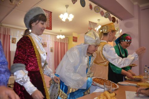 Между городскими детскими садами прошел конкурс «Дружная семья народов» (ФОТО)