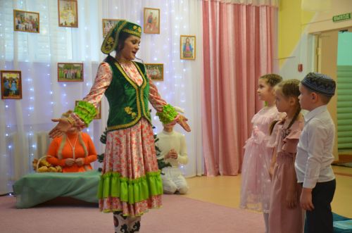 Между городскими детскими садами прошел конкурс «Дружная семья народов» (ФОТО)