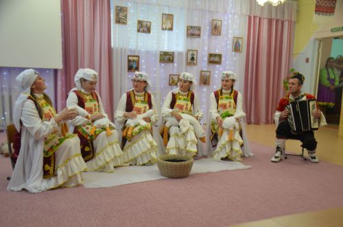 Между городскими детскими садами прошел конкурс «Дружная семья народов» (ФОТО)