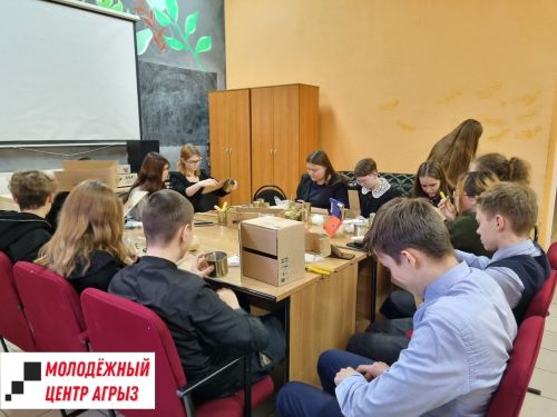 Учащиеся школы №4 научились изготавливать окопные свечи