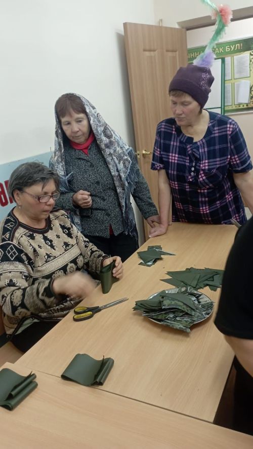 Жители села Варзи-Омга провели мастер-класс по плетению масксетей