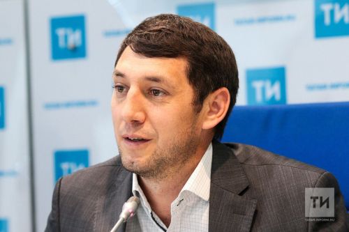 Тямаев тальянда уйнарга өйрәнә