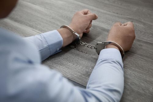 37-летний сотрудник ФАС в Казани подозревается в получении крупной взятки