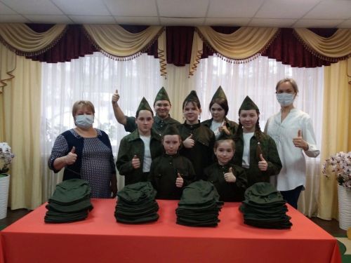 Воспитанники социального приюта за пять дней сшили 100 штук балаклав для мобилизованных