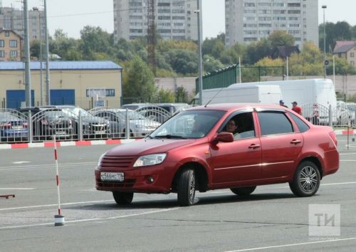 Машина йөрткәндә нинди аяк киеме кияргә ярамый?