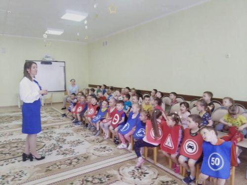 Малыши из детского сада №7 повторили правила дорожного движения