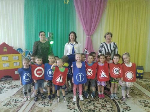 Малыши из детского сада №7 повторили правила дорожного движения