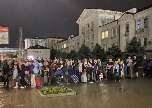 В День защиты детей первые 140 детей из ЛНР отправились на летние каникулы в Татарстан