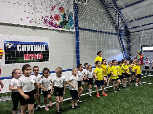 Дошколята Агрыза приняли участие в «Веселых стартах»
