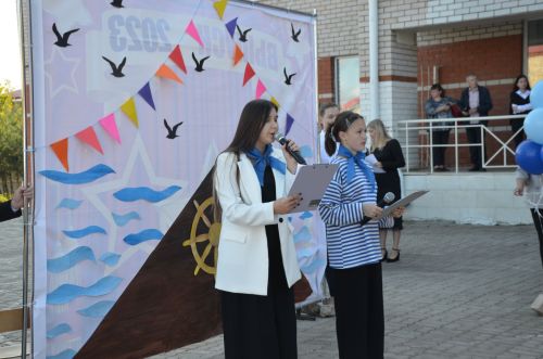 Районда укучылар саны иң күп булган 3нче мәктәптә Белем бәйрәме узды
