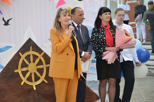 Районда укучылар саны иң күп булган 3нче мәктәптә Белем бәйрәме узды