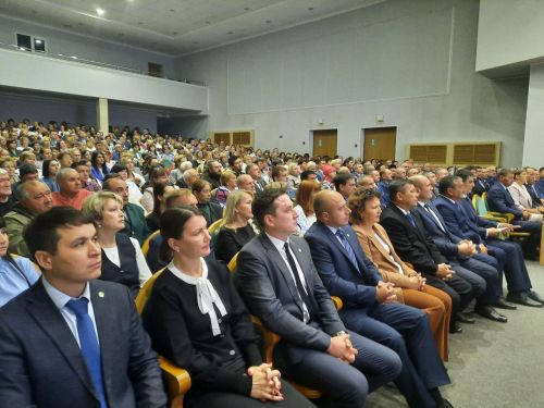 В эти минуты в Агрызе проходит XXXI внеочередное заседание Совета Агрызского муниципального района