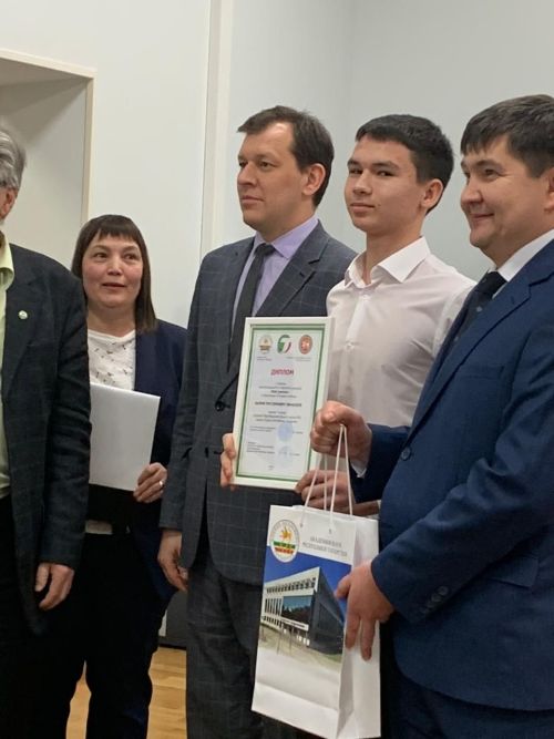 Әгерҗе районы укучылары «Укытучым минем» бәйгесендә җинделәр