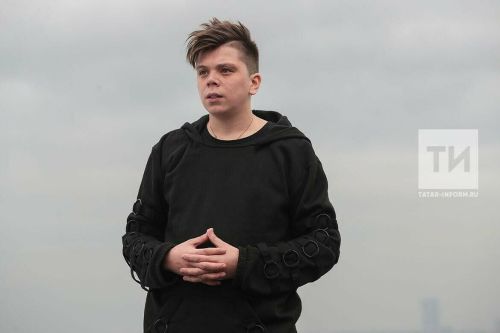 Элвин Грей хастаханәгә эләккән