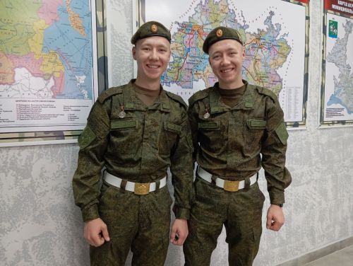 Агрызские братья-близнецы вернулись из армии с наградами