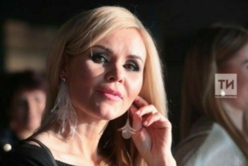 Ләйсән Гыймаева онкологиягә багышланган күргәзмәдә катнаша