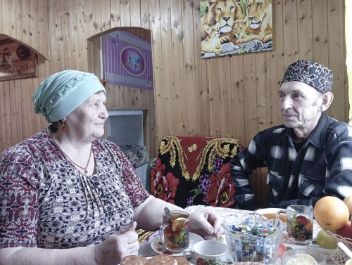 Девятернинцы Ильдур и Ильсияр Шариповы отметили золотую свадьбу
