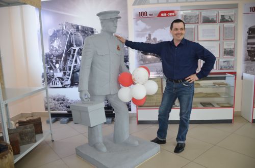 Охранник филиала Нижнекамского агропромышленного колледжа создал скульптуру Николая Коробкова