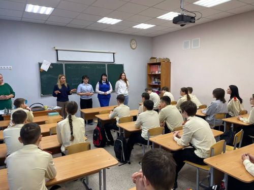 В школе №2 прошла профилактическая беседа о безопасном поведении на дороге