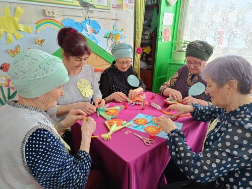 Иж-Бубый авылы китапханәсендә «Язлар матур - сез булганга» дип аталган кичә узды