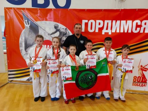 Юные спортсмены из Агрыза показали мастерство в рукопашном бою, посвященном 80-летию Победы