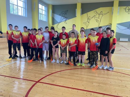 Тирсә спорткомплексында флорбол буенча дусларча очрашу узды