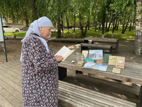 В Агрызе организовали книжную выставку «Поэт народной жизни»