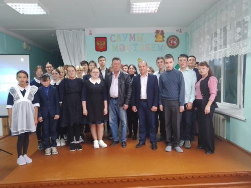 Әгерҗе мәктәпләрендә Гомәр Даутов белән очрашу узды