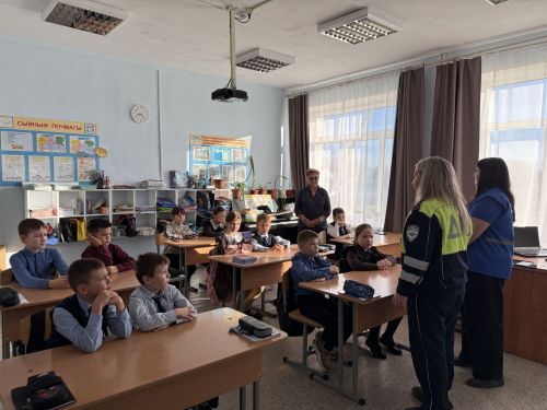 Безопасные каникулы: в Иж-Бобьинской школе прошла профилактическая беседа о ПДД