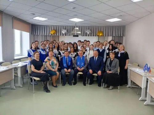 На парламентском уроке в Агрызе обсудили единство фронта и тыла