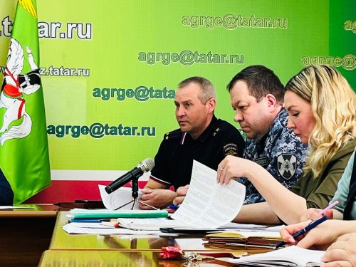 В Агрызском районе обсудили усиление антитеррористической защиты школ и детских садов