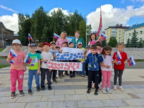 Центральная детская библиотека провела праздник «Три цвета – одна страна» для дошкольников