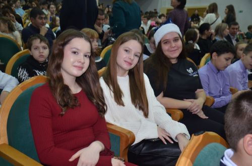 Новогоднее представление «Новогоднее путешествие» для детей Агрызского района