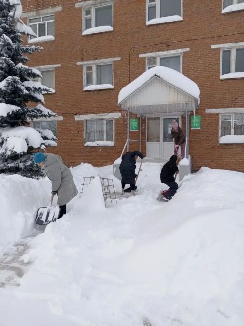 Общегородской субботник борьбы со снегом