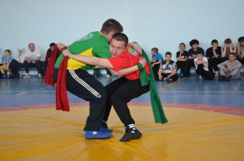 В Агрызе состоялись соревнования по национальной борьбе