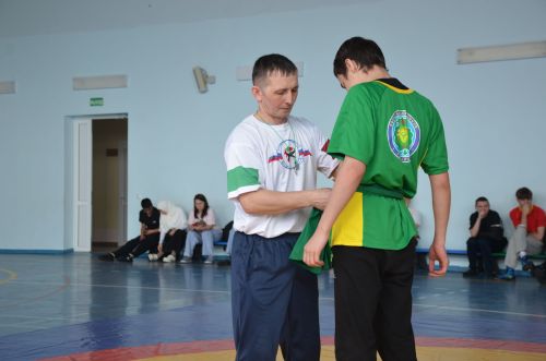 В Агрызе состоялись соревнования по национальной борьбе