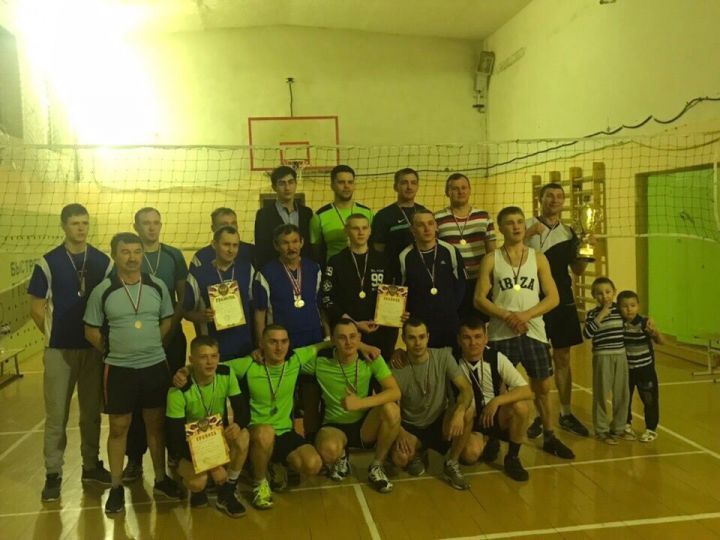 В Сарсак-Омге состоялся III открытый волейбольный турнир «Кубок Федорыча»