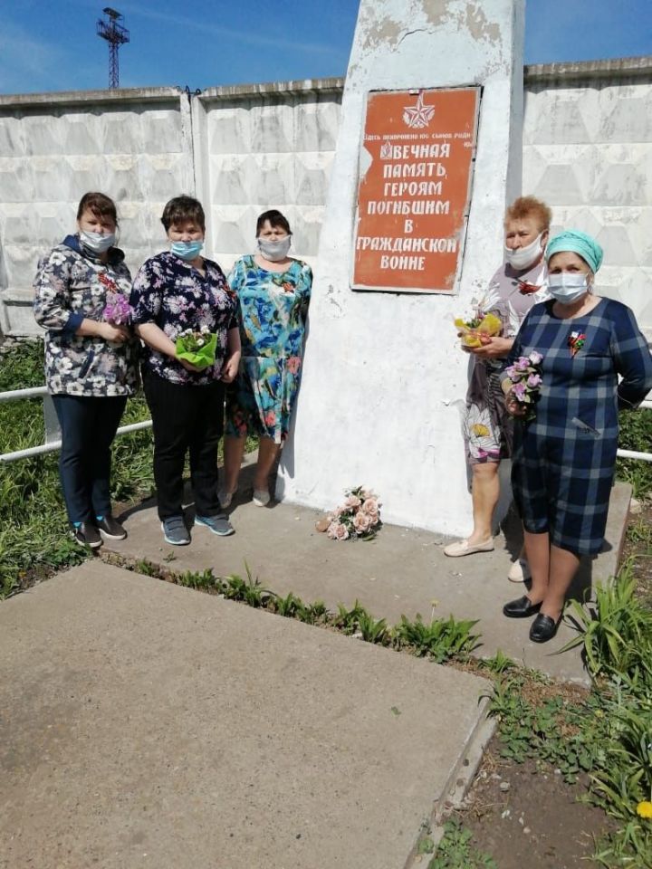 Активисты ТОС «Кировское» не забывают героев гражданской войны