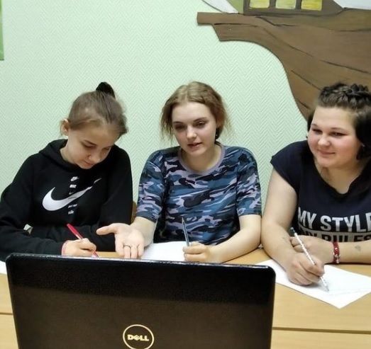 Редактор газеты "Казанские ведомости" провела  онлайн урок для воспитанников приюта "Ласка"