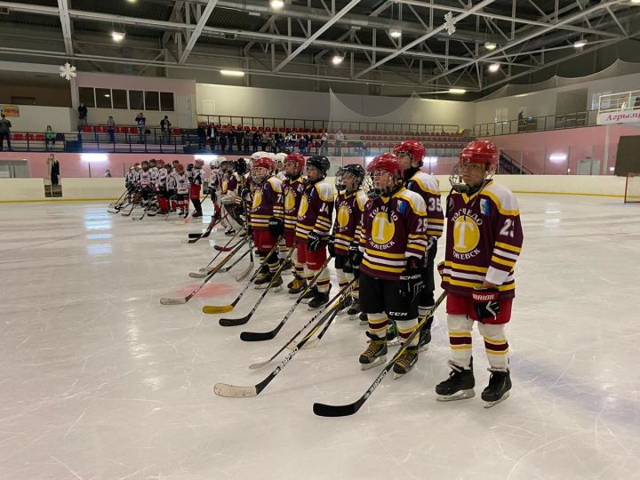 Сегодня четыре хоккейные команды сражаются за Кубок ДОРПРОФЖЕЛ на ГЖД