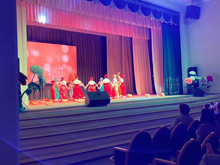 Район Мәдәният сараенда халыкара бию көненә багышланган концерт узды