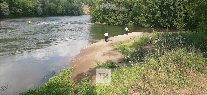 Продолжаются поиски ребенка, утонувшего в реке Ик