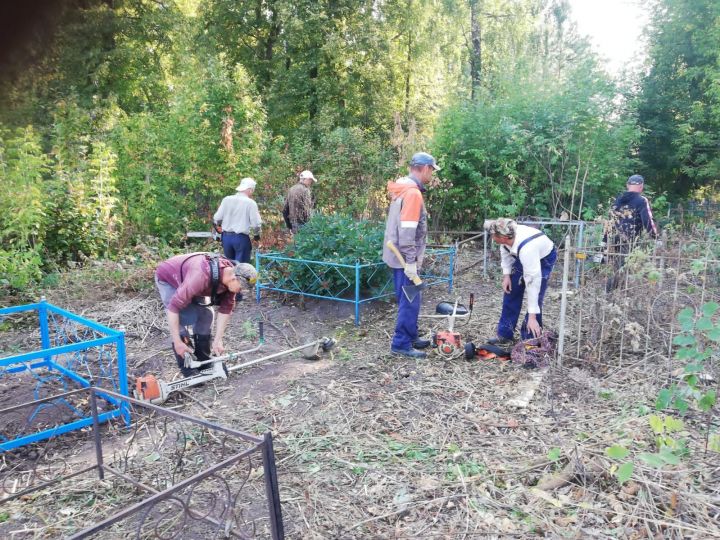 Зиратта эш дәвам итәчәк