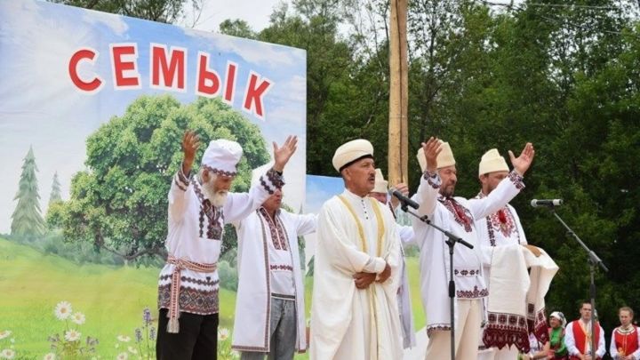Глава района Азат Валеев поздравил с праздником марийской культуры "Семык"