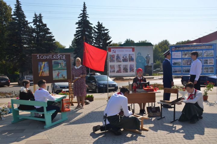 В Агрызе прошла большая выставка об истории образования в Агрызском районе