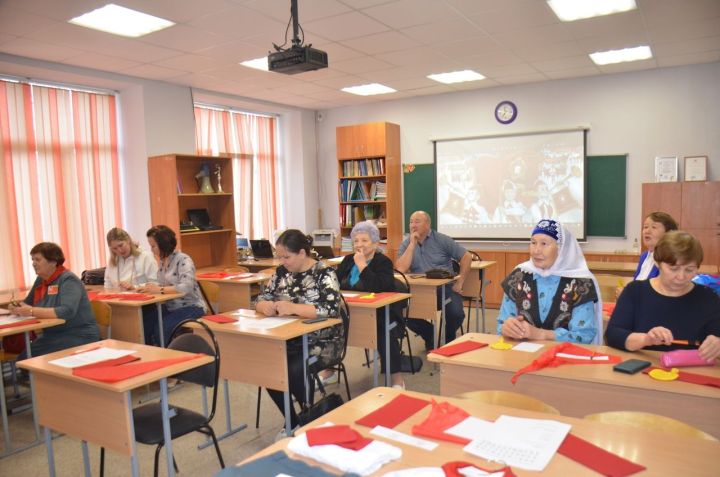 В агрызской школе встретились три поколения педагогов