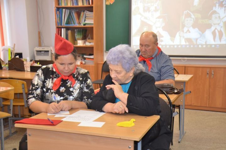 В агрызской школе встретились три поколения педагогов