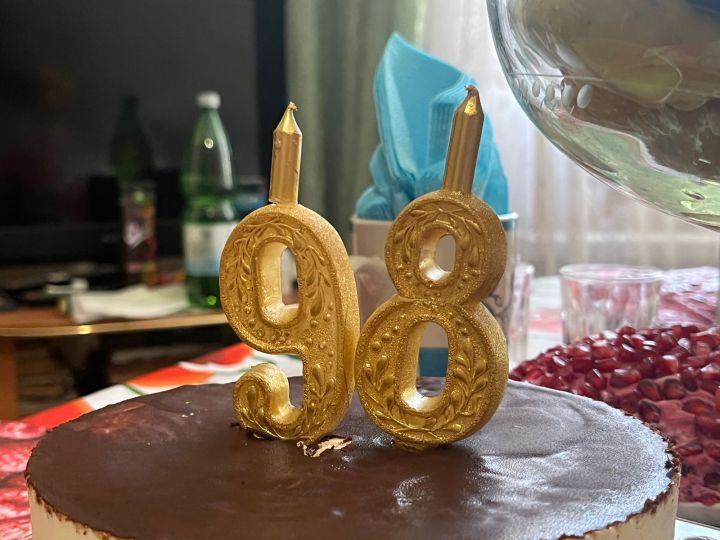 Ленар Нургаянов поздравил с 98-летием Саубана Миннехузина