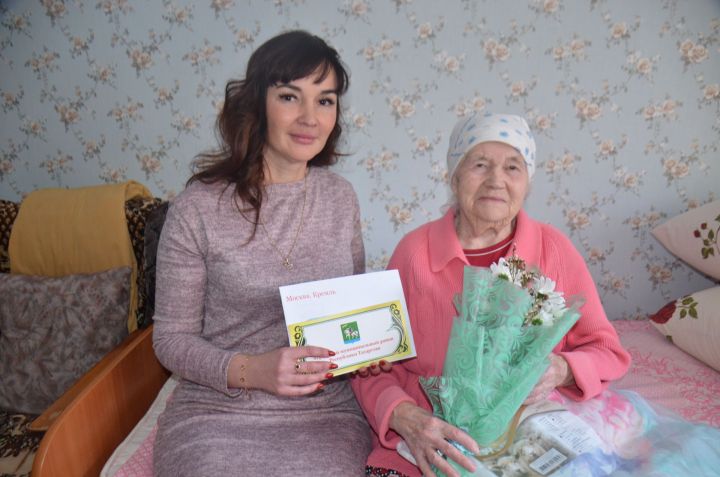 Мама 8 детей Лидия Шулепова из Агрыза отметила 90-летний юбилей